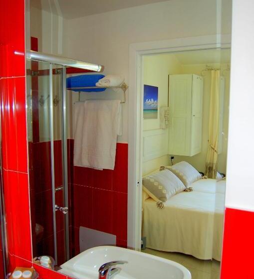 غرفة عائلية, Budoni Beach