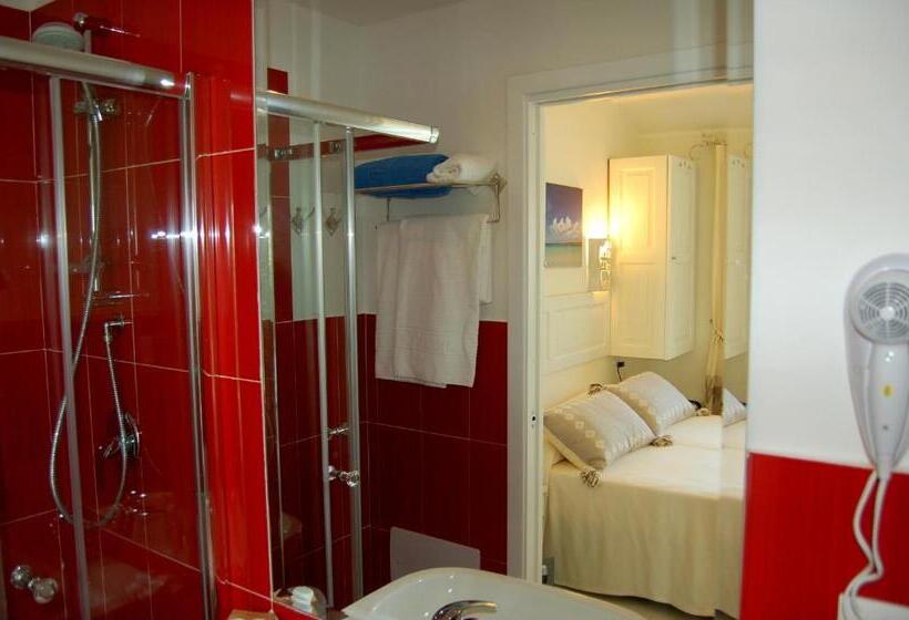 غرفة عائلية, Budoni Beach