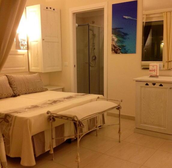 غرفة عائلية, Budoni Beach