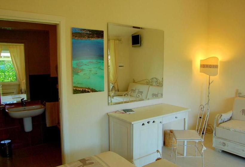 غرفة سوبيريور عائلية, Budoni Beach