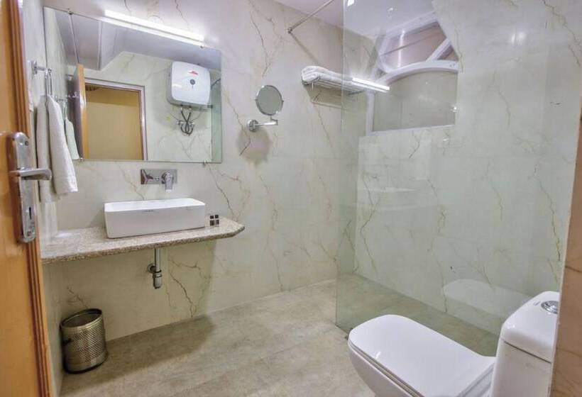 חדר דלוקס, Samiru Manali