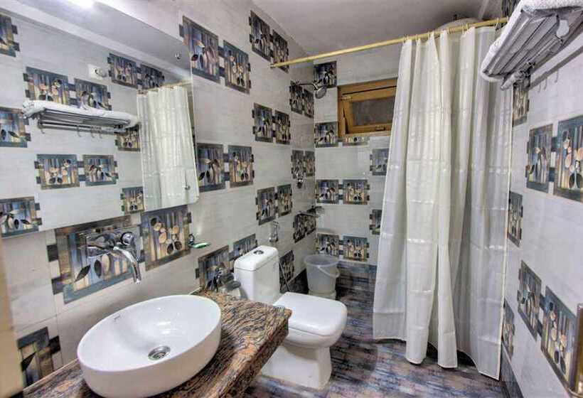 חדר דלוקס, Samiru Manali