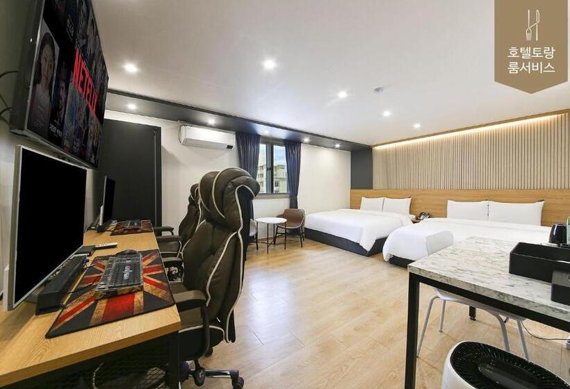 Family Room, Torang Jeonju