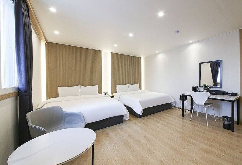 Family Room, Torang Jeonju