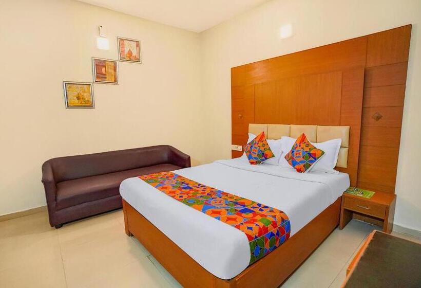 اتاق لوکس, Fabhotel The Green City   Nr Jawaharlal Nehru Stadium & Government Museum Chennai