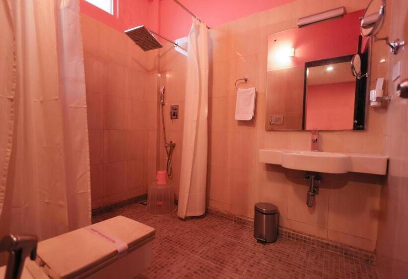 Номер Superior, Misty Gate