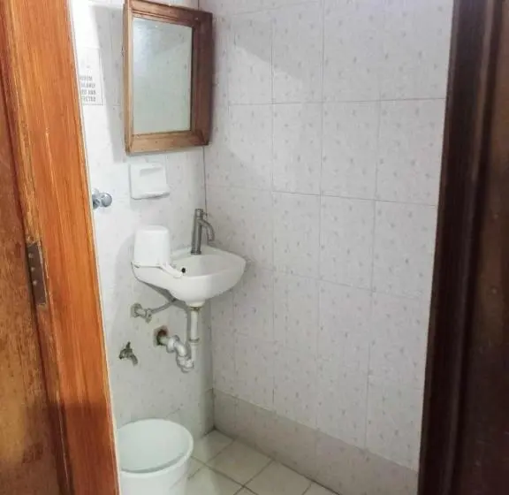 スタンダードルーム, Small Room In Casa De Piedra Pension House