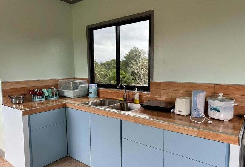 单人经济间, Althea Apartelle