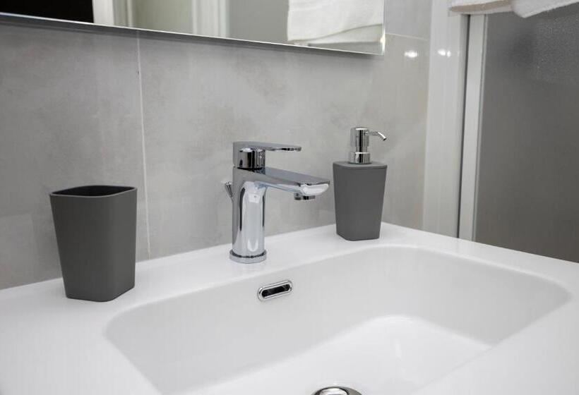 غرفة قياسية, Al Castello Avezzano