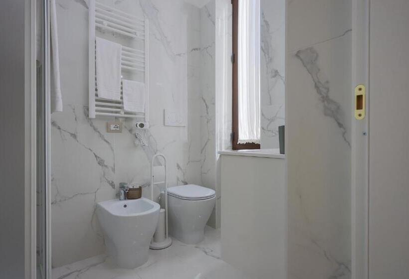 غرفة ديلوكس مزودة بشرفة, Al Castello Avezzano