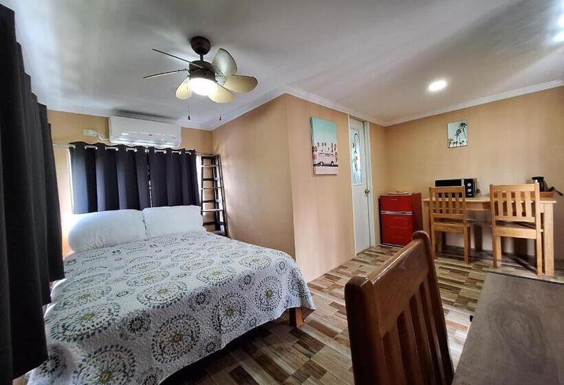 Номер Deluxe с Балконом, Joe S Castle