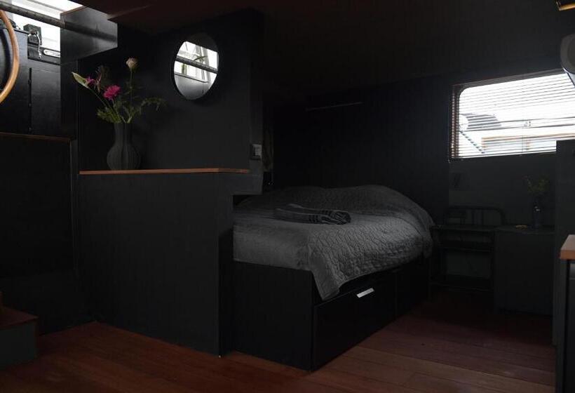 اتاق لوکس, Wheelhouse Euphrate Houseboat