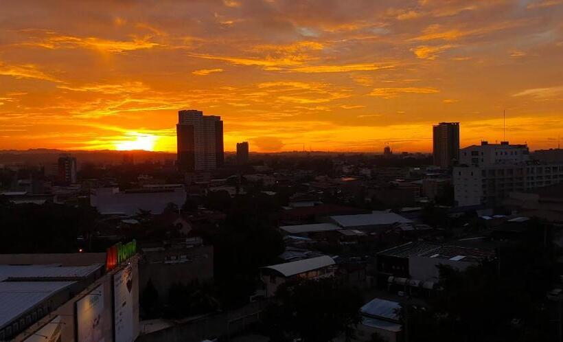 استودیوی استاندارد, Downtown Delight Dwelling At Limketkai Center