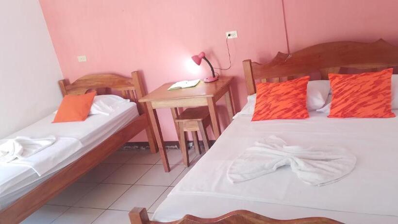 غرفة كومفورت ثلاثية, Hostal Miraflores B&b