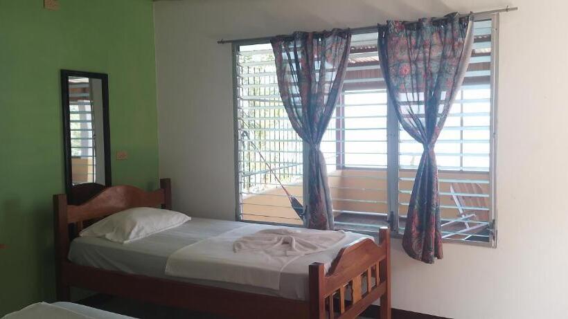 Номер Стандарт Трехместный, Hostal Miraflores B&b