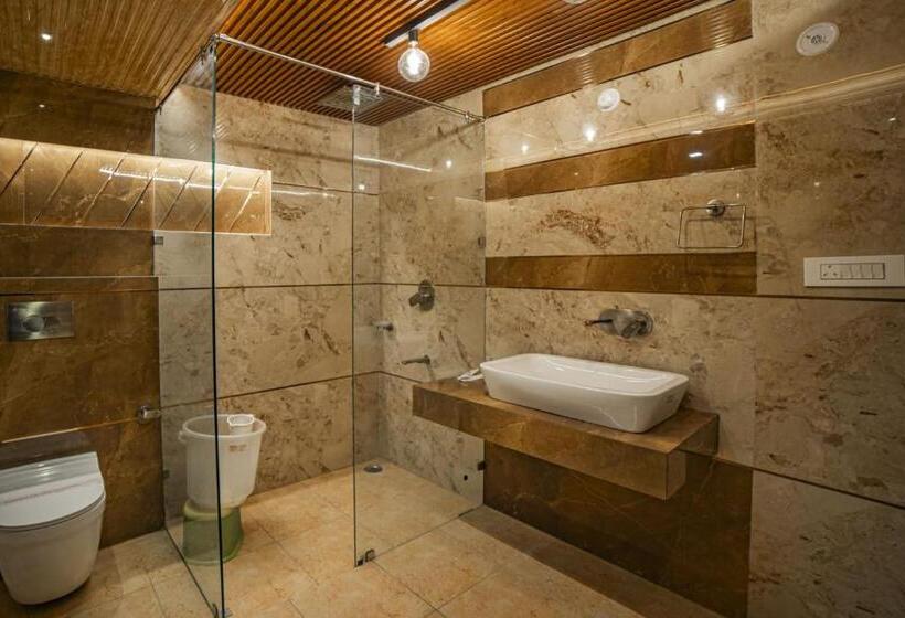 1 Bedroom Apartment Lake View, Aman The Lake Side