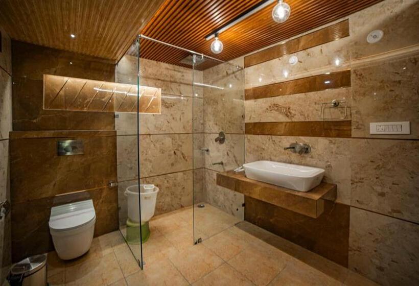 1 Bedroom Apartment Lake View, Aman The Lake Side