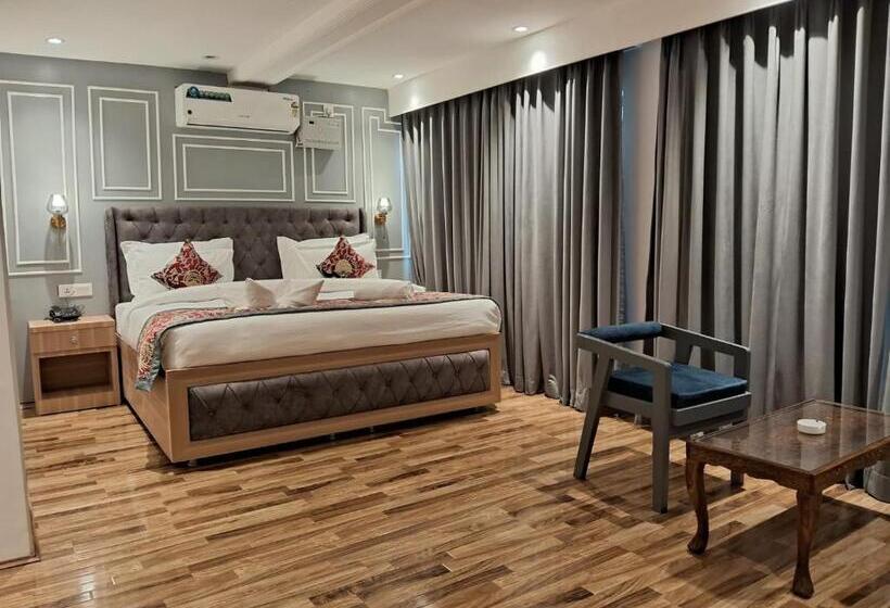 غرفة قياسية سرير كينج, De Elaaf The Luxury Stay