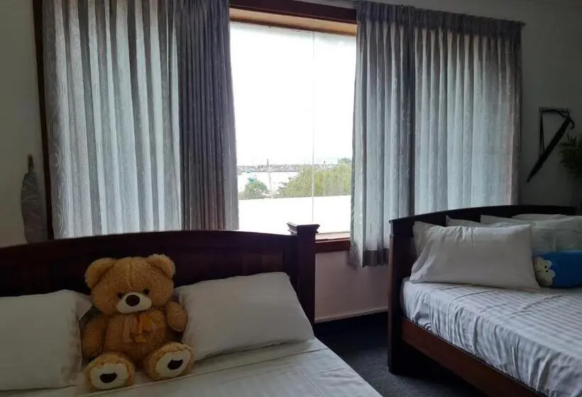 Perhehuone Merinäkymä, Hambantota Beach