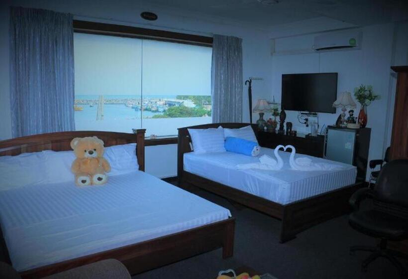 Семейный Номер Вид на Море, Hambantota Beach