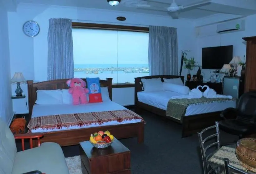 Perhehuone Merinäkymä, Hambantota Beach
