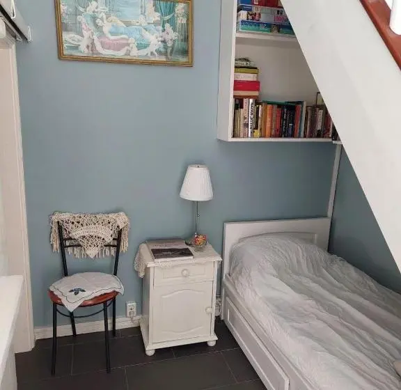 Talo 3 Makuuhuonetta, Musala 1 Bed & Breakfast