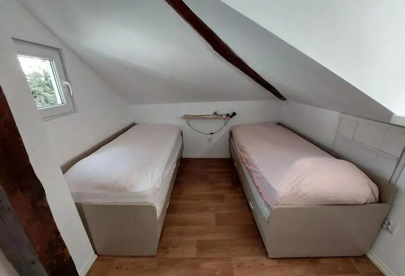 Talo 3 Makuuhuonetta, Musala 1 Bed & Breakfast