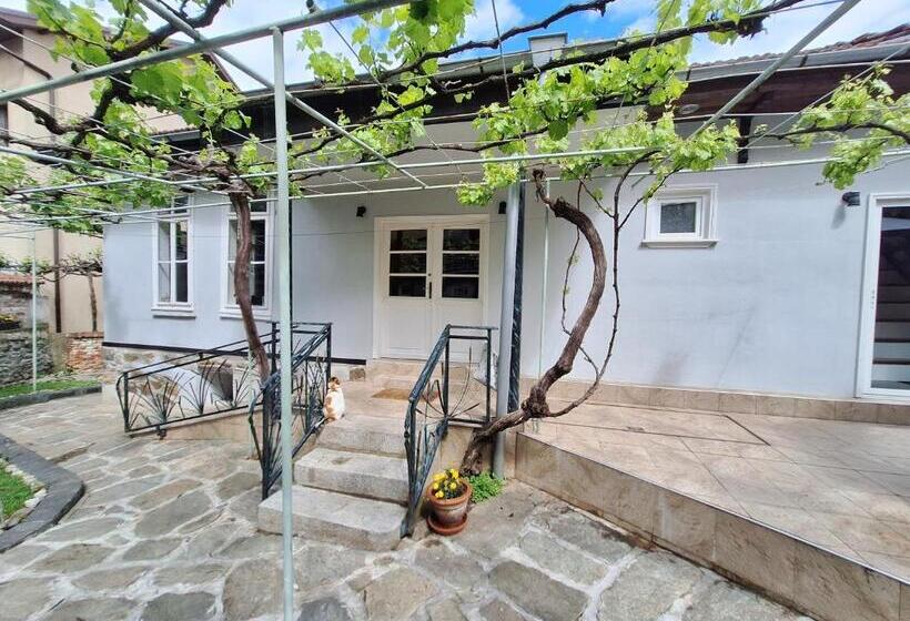 شقة غرفتين, Musala 1 Bed & Breakfast