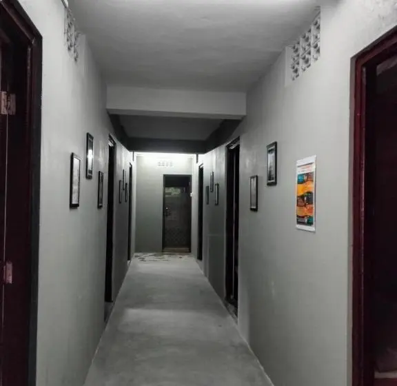 StandaardKamer, Pathi Bunkers