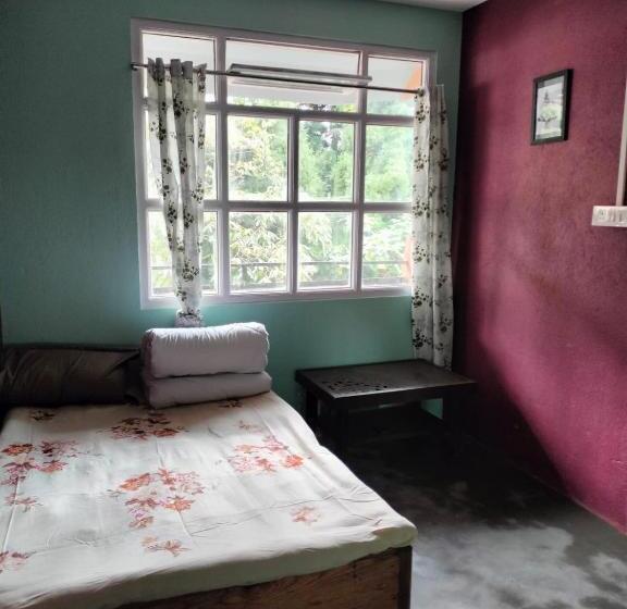 스탠다드 룸 공동 욕실, Pathi Bunkers