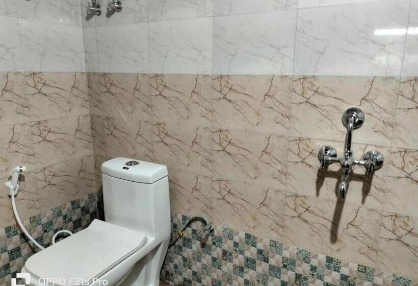 스탠다드 룸 공동 욕실, Pathi Bunkers