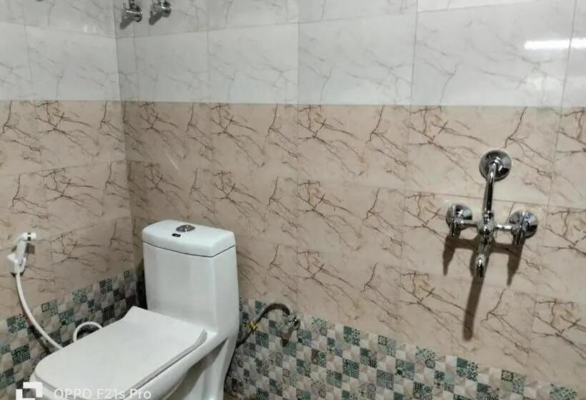 Standaardkamer met Gedeelde Badkamer, Pathi Bunkers