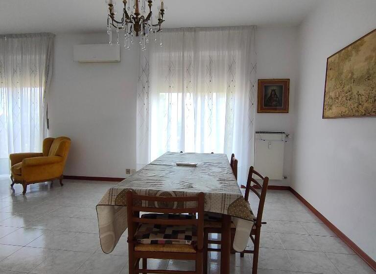 آپارتمان 2 خوابه, Cantelli