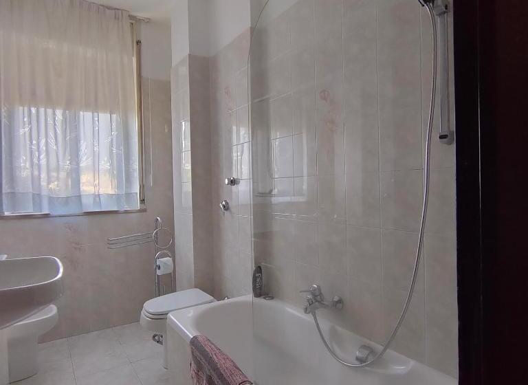 آپارتمان 2 خوابه, Cantelli