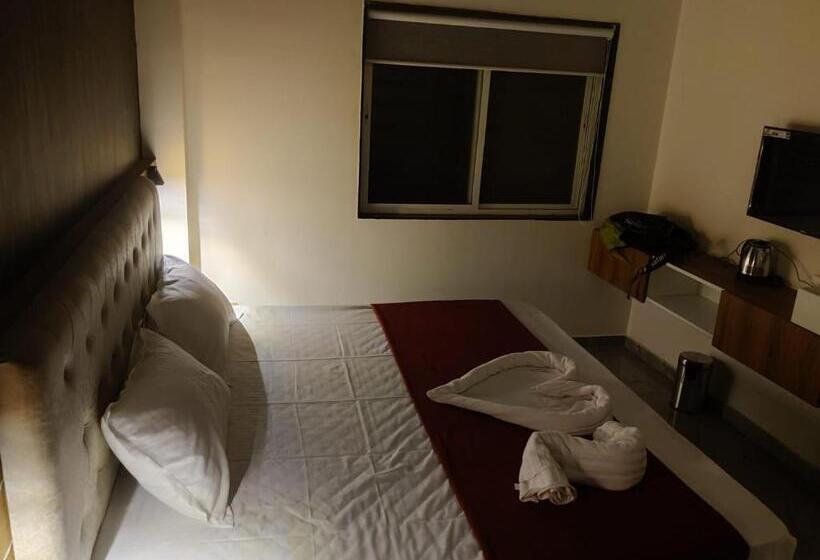 豪华套房, Ashirvad