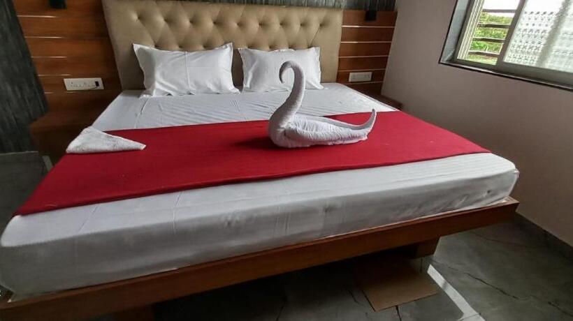 带大床的豪华间, Ashirvad