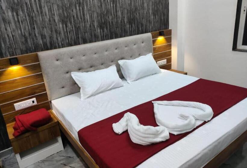 带大床的豪华间, Ashirvad