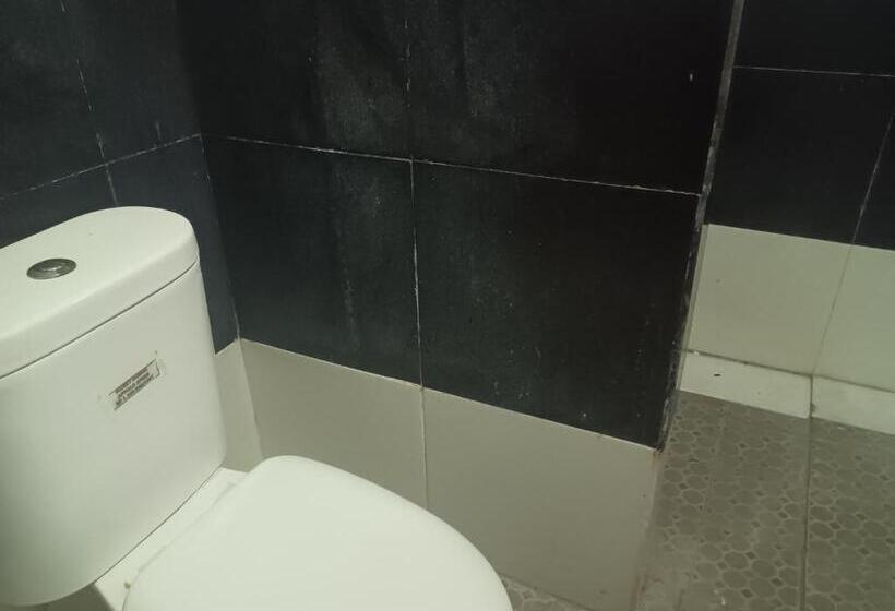 Номер Deluxe, Oyo 93090 Multi Plus Inn