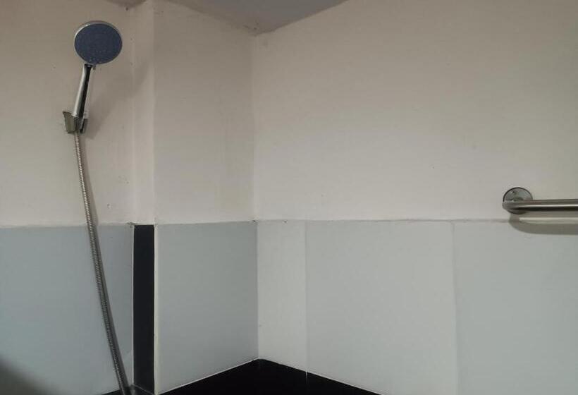 Номер Deluxe, Oyo 93090 Multi Plus Inn