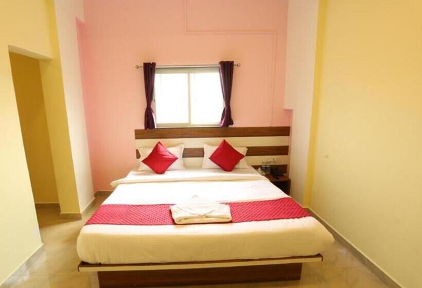 스탠다드 룸, Shrinidhi Residency Pune