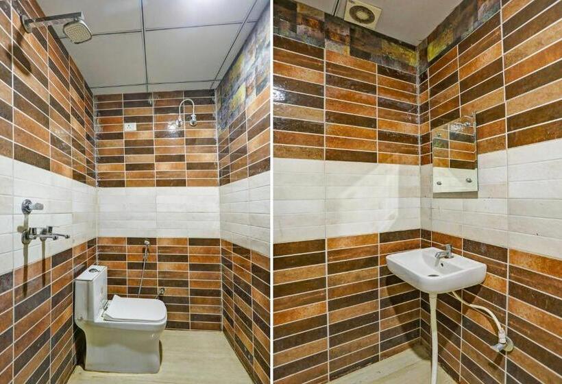 三人经典房间, Oyo Flagship Hotel Sunrise