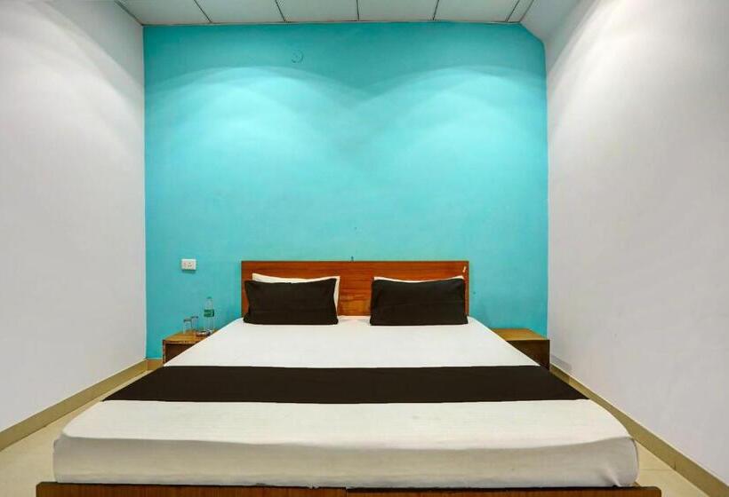 اتاق کلاسیک سه تخته, Oyo Flagship Hotel Sunrise