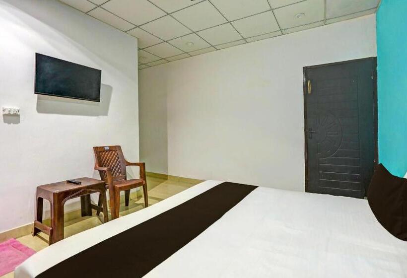 三人经典房间, Oyo Flagship Hotel Sunrise