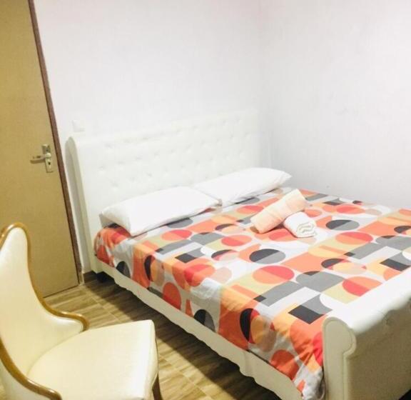 חדר משפחתי, Gim House