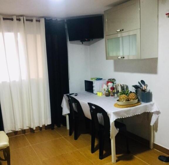 חדר משפחתי, Gim House