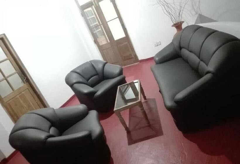 اتاق اکونومی, Happy Raydiant Villa