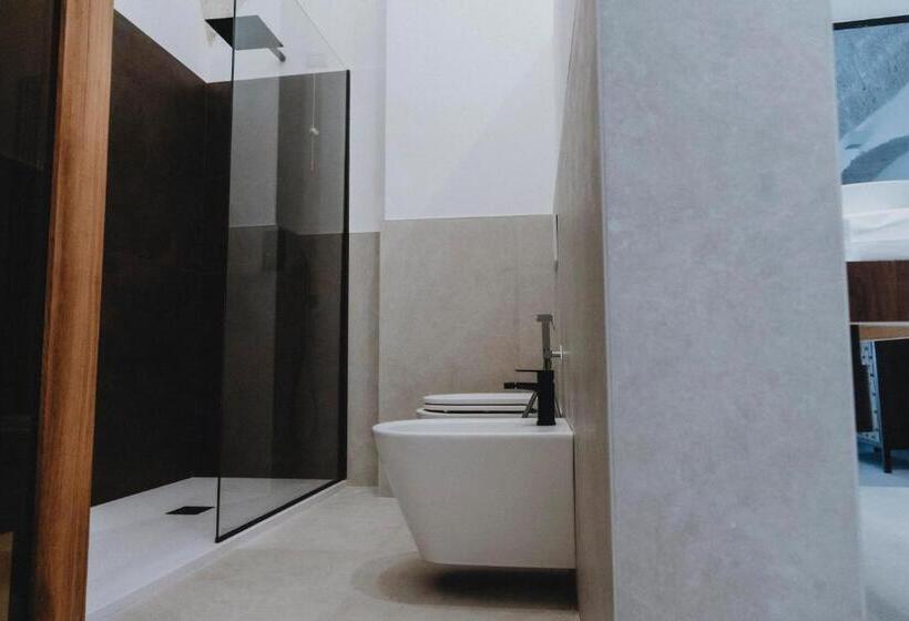 Номер Стандарт с Гидромассажем, Al 22 Suite & Spa Luxury Experience