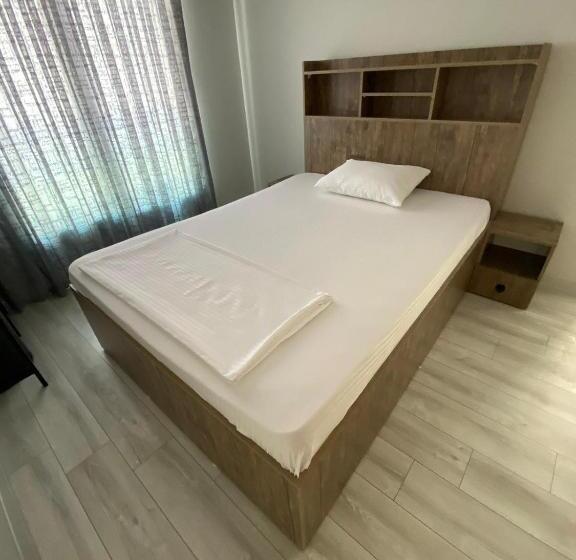 غرفة قياسية مزوَّدة بشُرفة, Your House Apart Otel