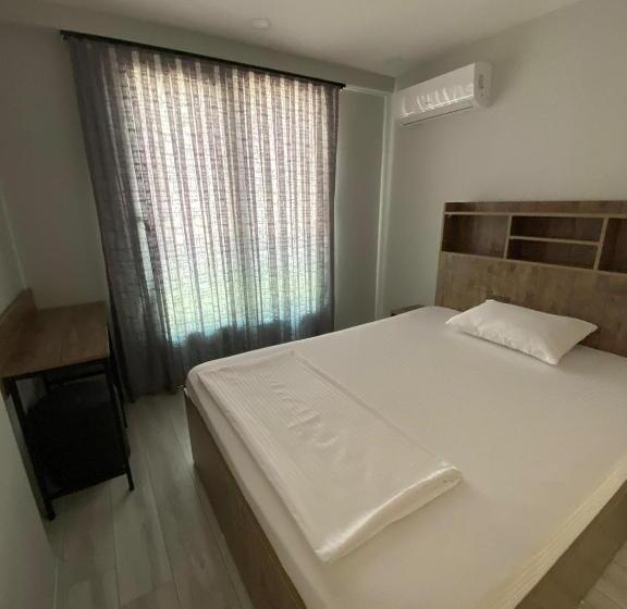 غرفة قياسية مزوَّدة بشُرفة, Your House Apart Otel