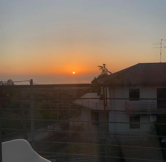 豪华海景房, Etna Stone